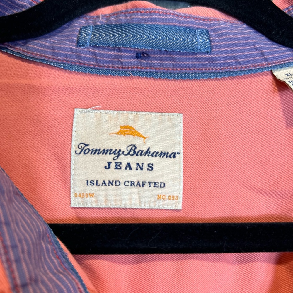 Tommy Bahama Men’s Shirt Long Sleeve Size XL Salmon, Button Down, Weekend Casual